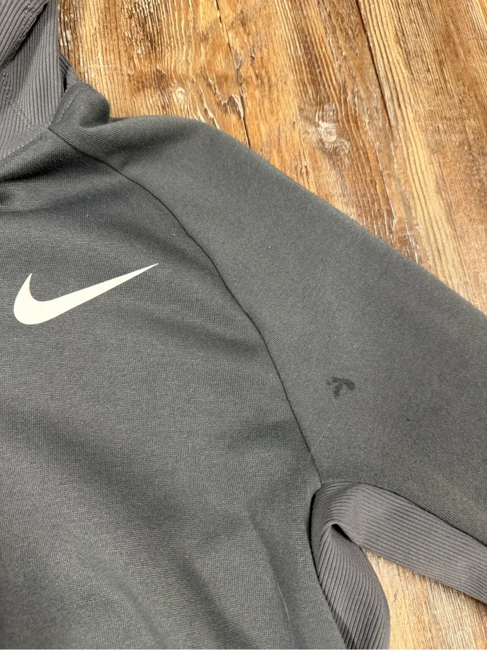 Grey short sleeve Nike Dri-Fit Hoodie Size L